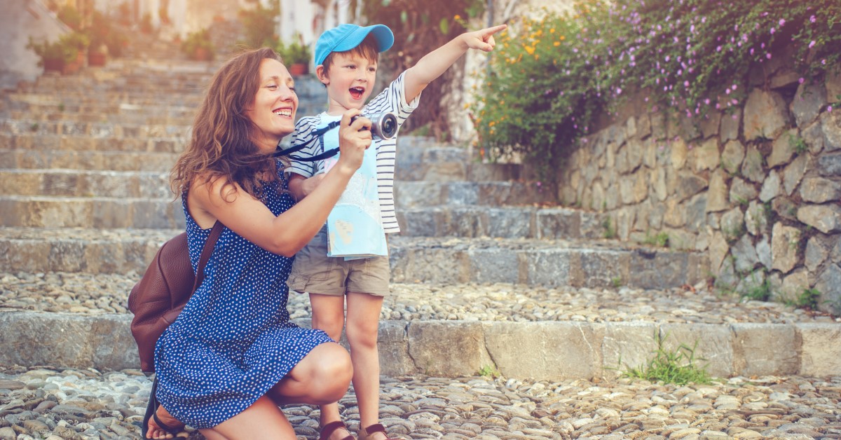 mom and child loving to travel