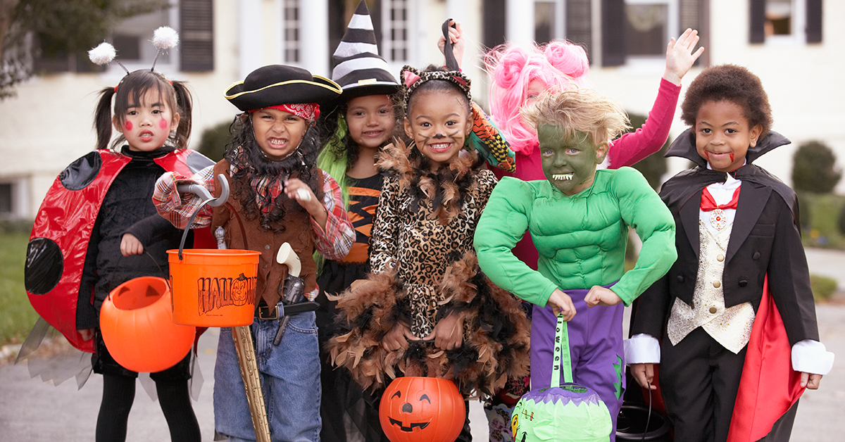 trick or treaters on halloween